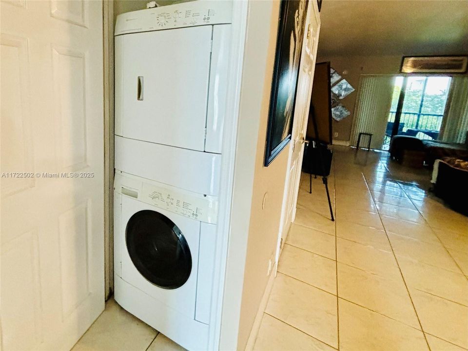 Недавно продано: $297,500 (2 спален, 2 ванн, 1220 Квадратных фут)