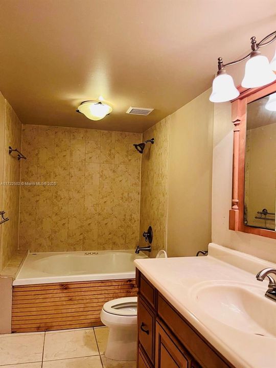 Недавно продано: $297,500 (2 спален, 2 ванн, 1220 Квадратных фут)