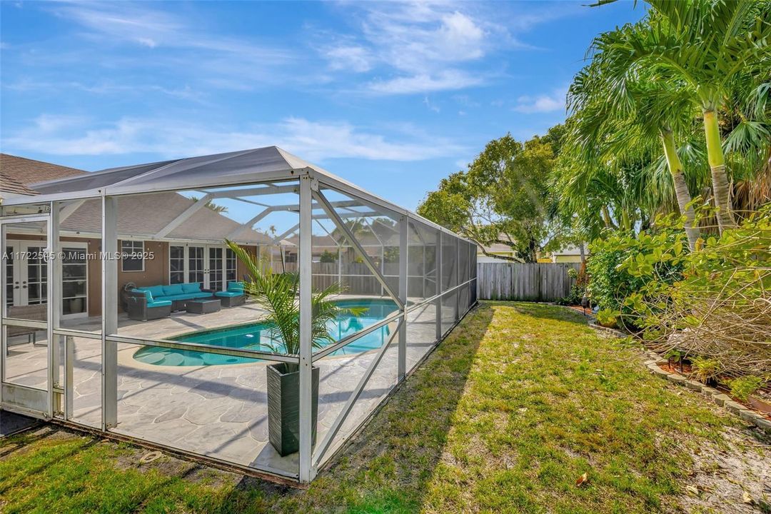 Recently Sold: $603,000 (3 beds, 2 baths, 2071 Square Feet)