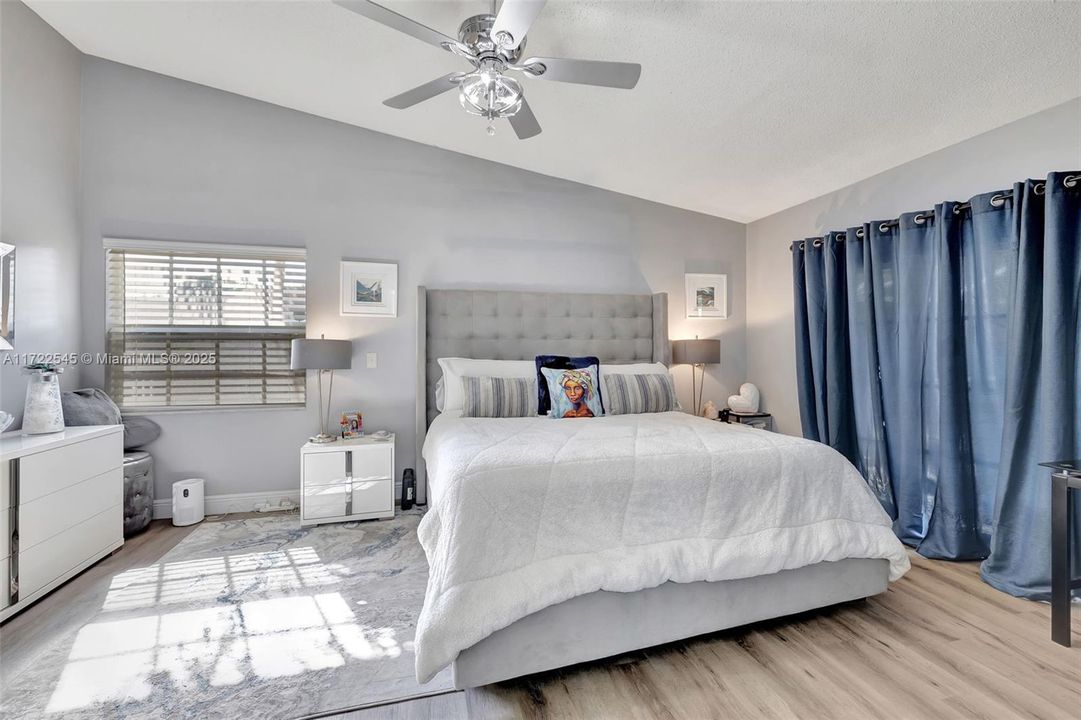 Recently Sold: $603,000 (3 beds, 2 baths, 2071 Square Feet)