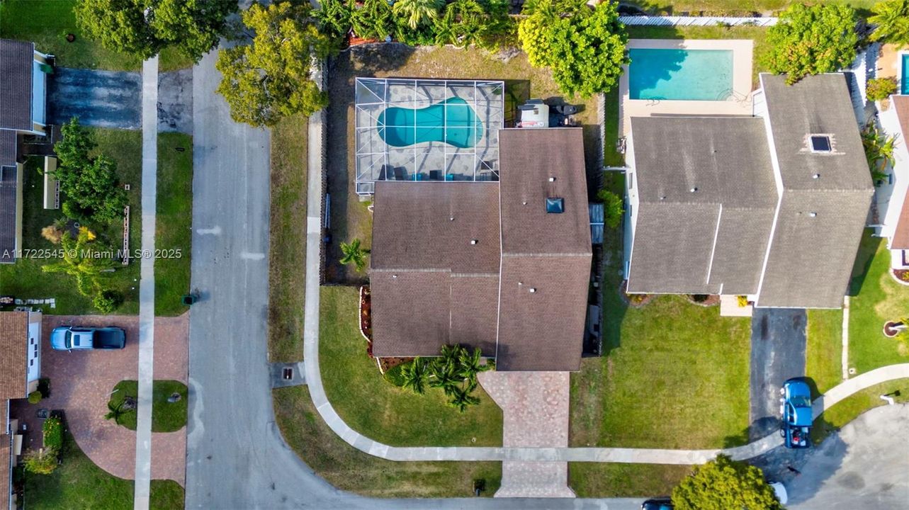 Recently Sold: $603,000 (3 beds, 2 baths, 2071 Square Feet)