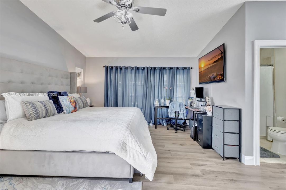 Recently Sold: $603,000 (3 beds, 2 baths, 2071 Square Feet)