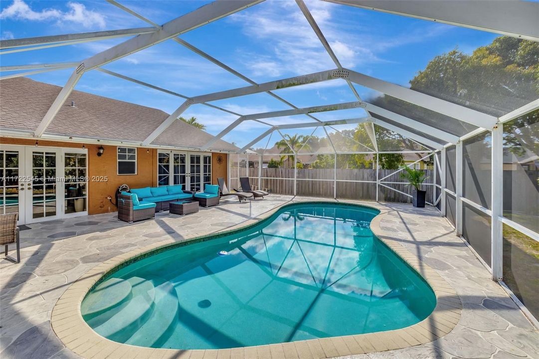 Recently Sold: $603,000 (3 beds, 2 baths, 2071 Square Feet)