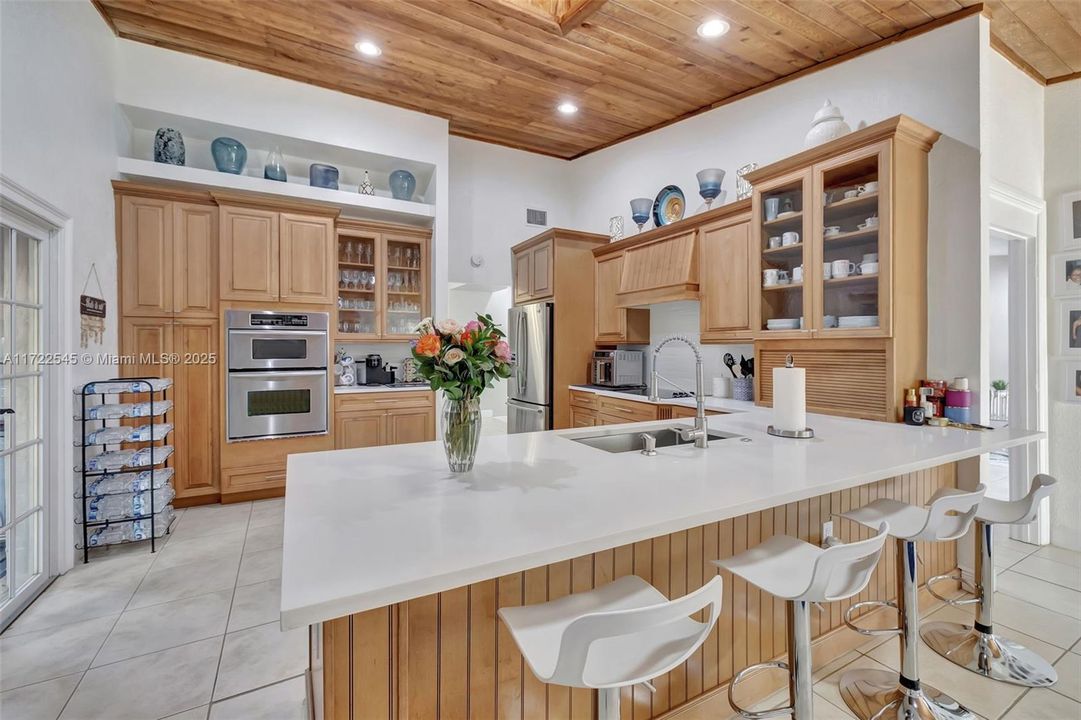 Recently Sold: $603,000 (3 beds, 2 baths, 2071 Square Feet)