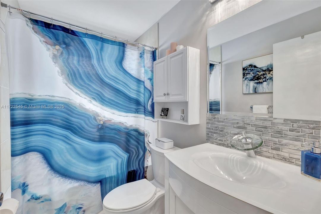 Recently Sold: $603,000 (3 beds, 2 baths, 2071 Square Feet)