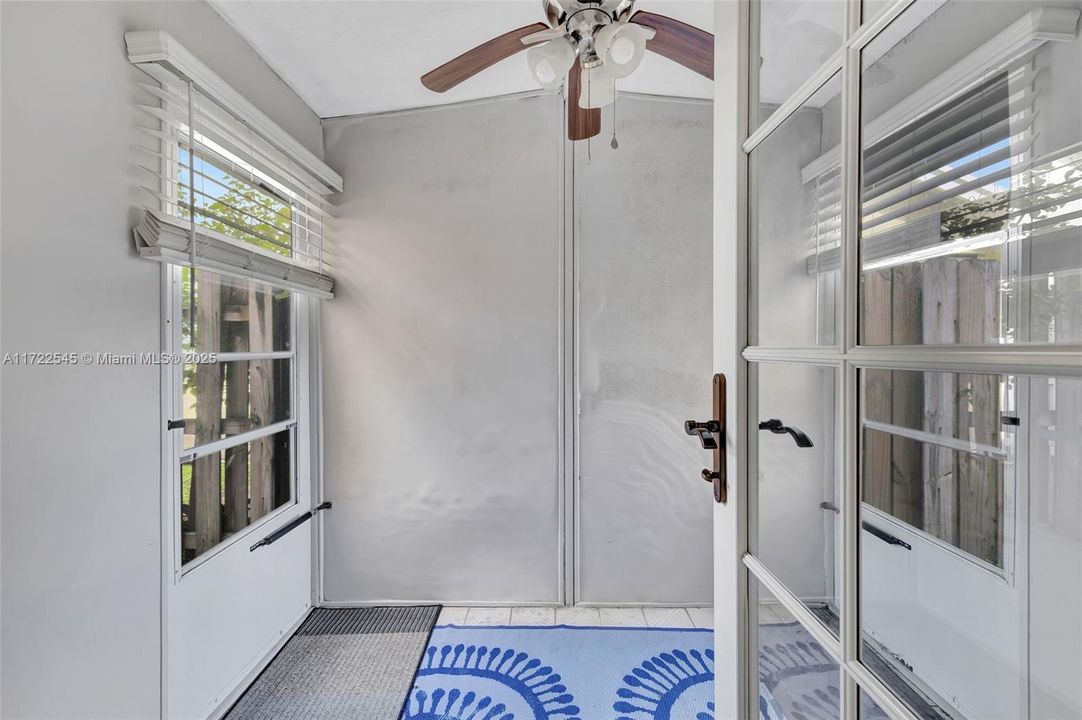 Recently Sold: $603,000 (3 beds, 2 baths, 2071 Square Feet)