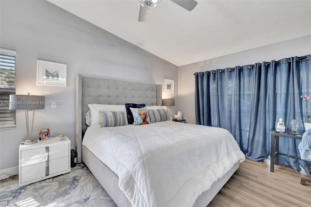 Recently Sold: $603,000 (3 beds, 2 baths, 2071 Square Feet)