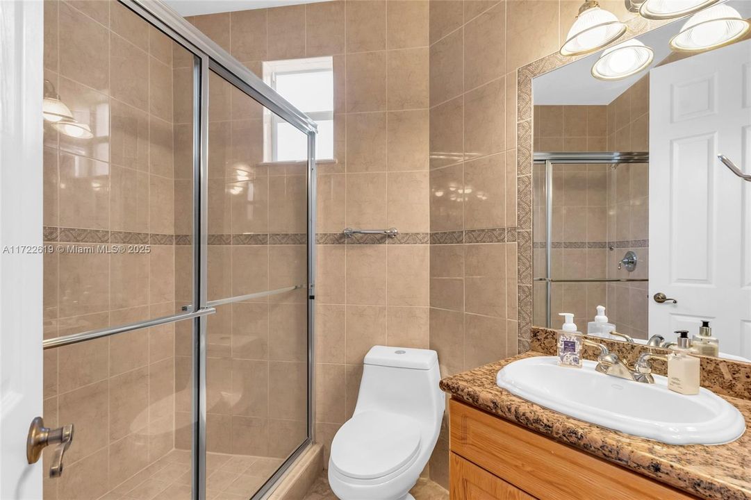 На продажу: $1,399,900 (5 спален, 5 ванн, 3544 Квадратных фут)