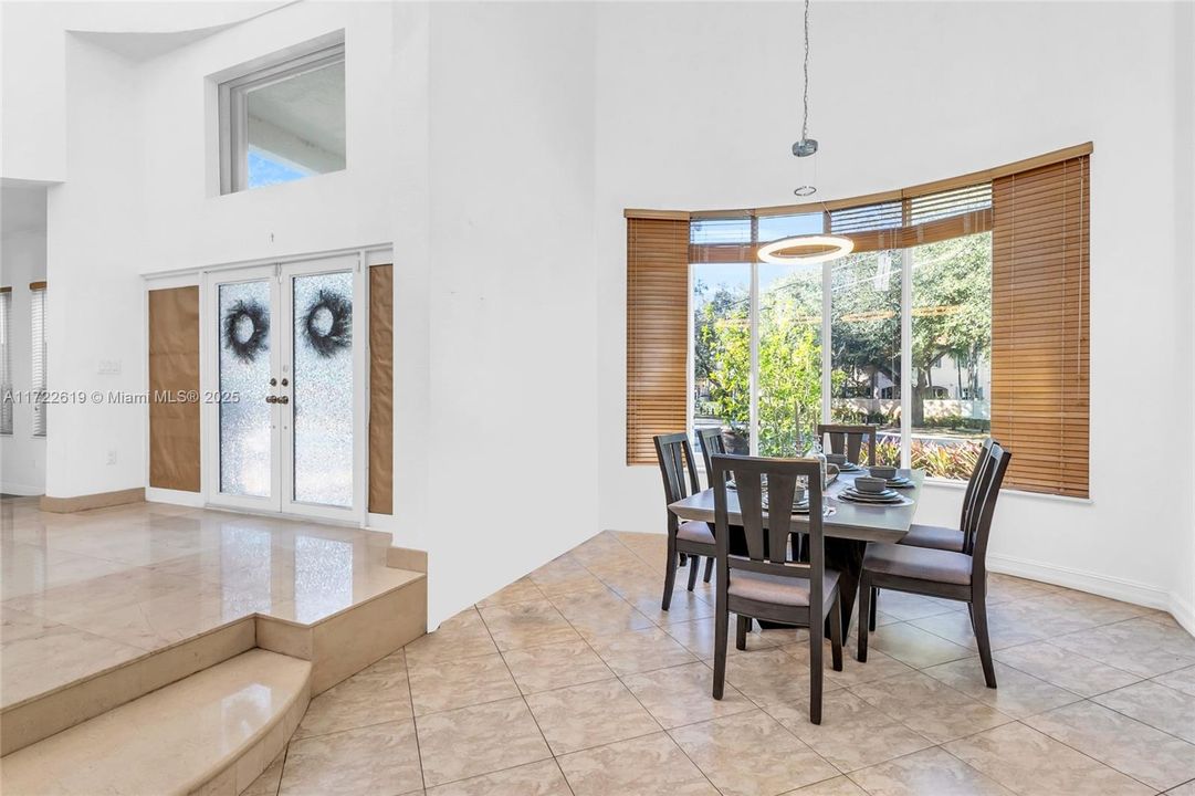 На продажу: $1,399,900 (5 спален, 5 ванн, 3544 Квадратных фут)