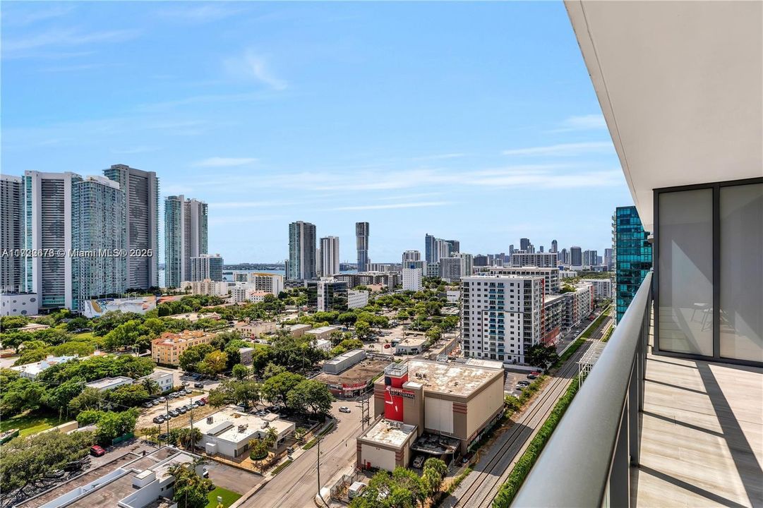 最近租的: $4,250 (1 贝兹, 1 浴室, 713 平方英尺)