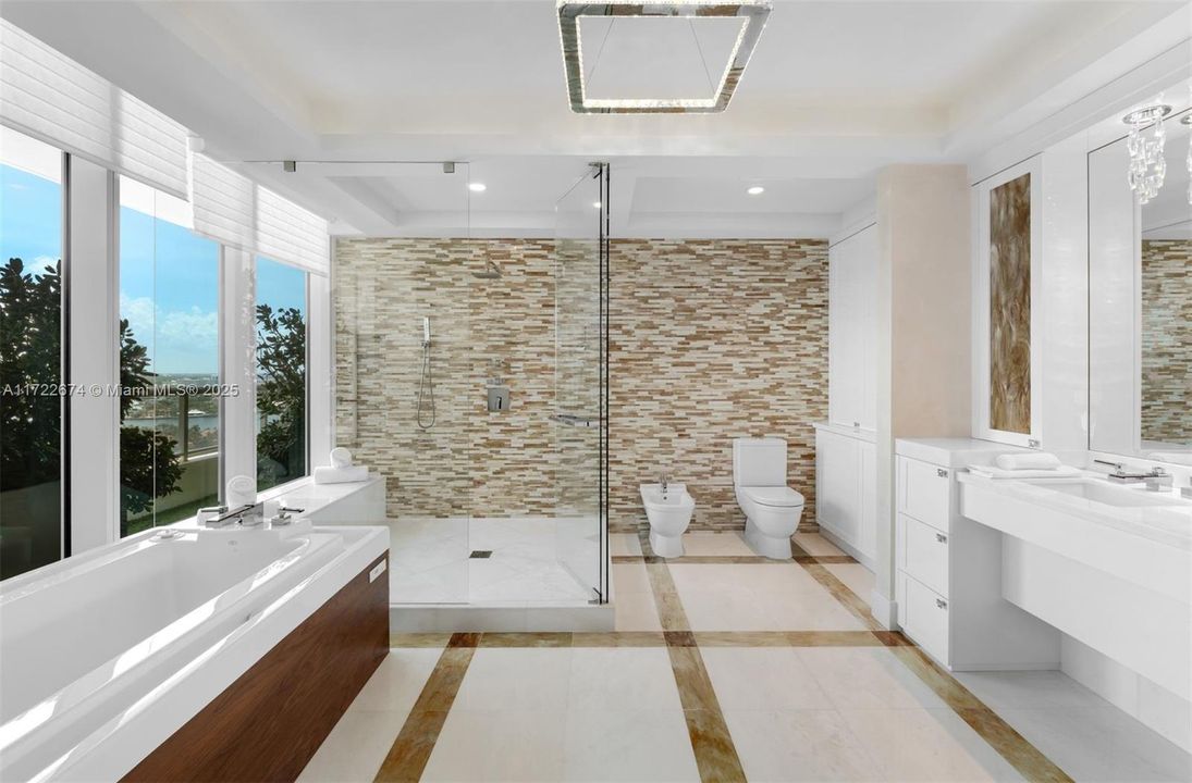 待售: $12,995,000 (4 贝兹, 5 浴室, 7031 平方英尺)