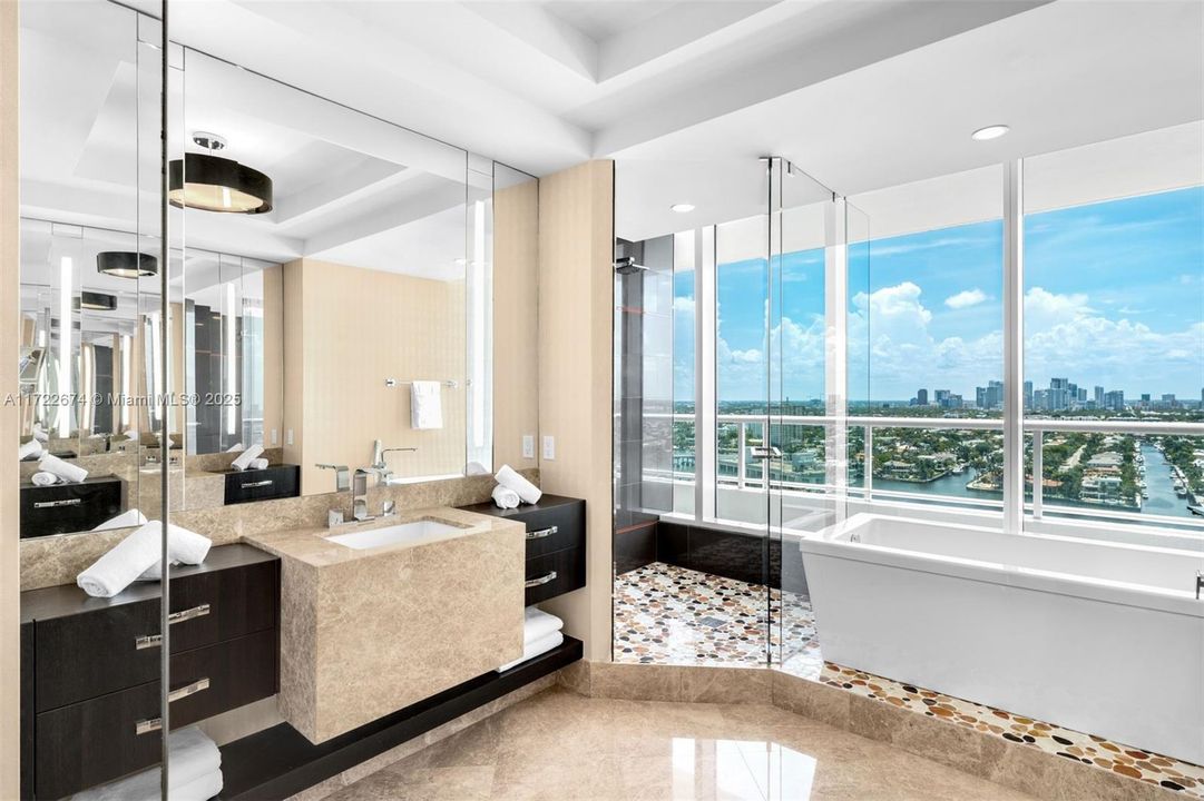 待售: $12,995,000 (4 贝兹, 5 浴室, 7031 平方英尺)