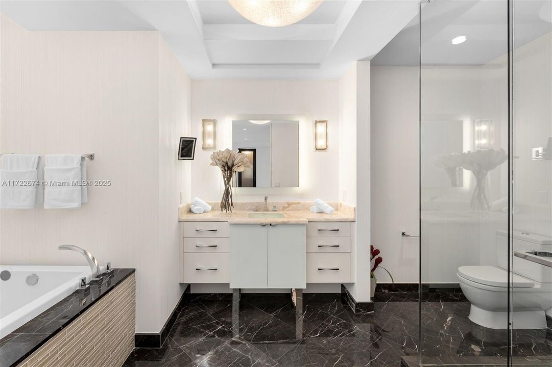 待售: $12,995,000 (4 贝兹, 5 浴室, 7031 平方英尺)