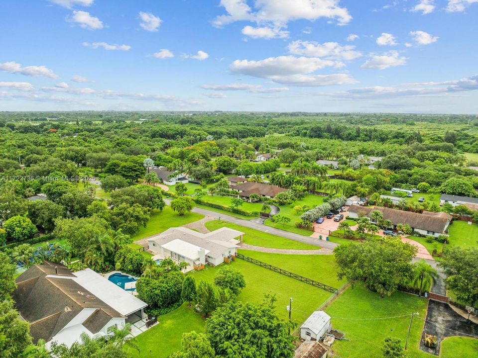 Recently Sold: $825,000 (3 beds, 2 baths, 2618 Square Feet)