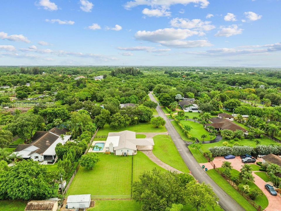 Recently Sold: $825,000 (3 beds, 2 baths, 2618 Square Feet)