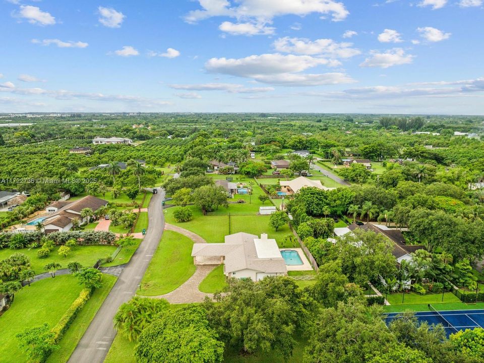 Recently Sold: $825,000 (3 beds, 2 baths, 2618 Square Feet)