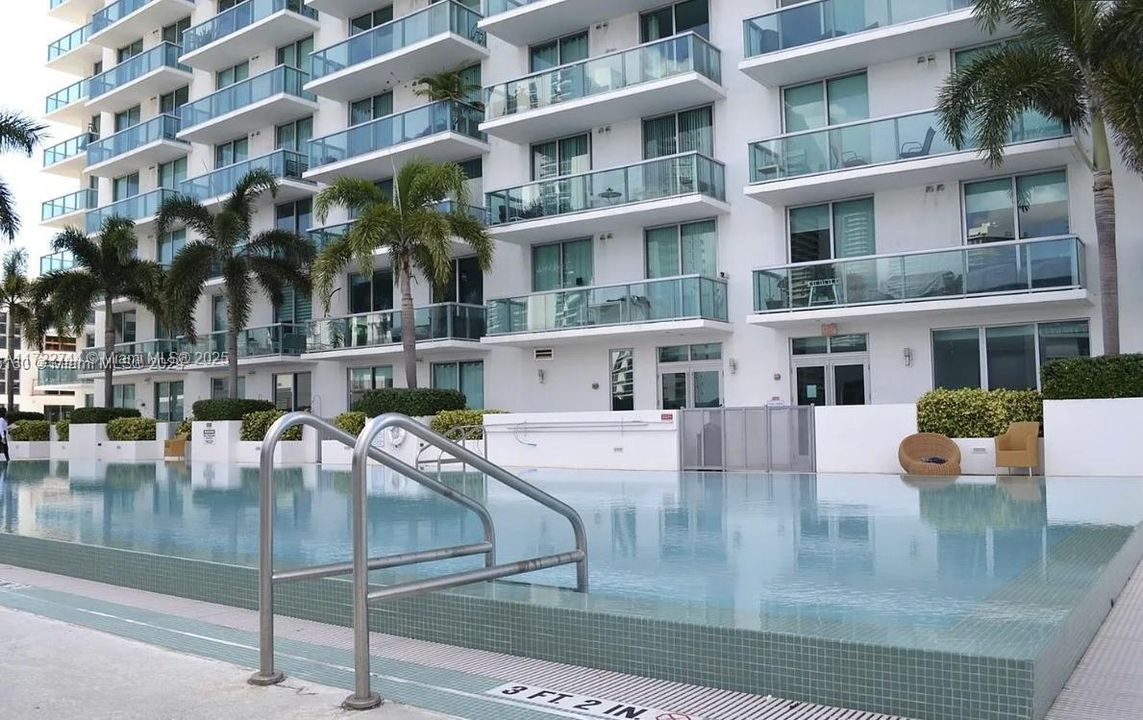 Vendido Recientemente: $325,000 (1 camas, 1 baños, 663 Pies cuadrados)