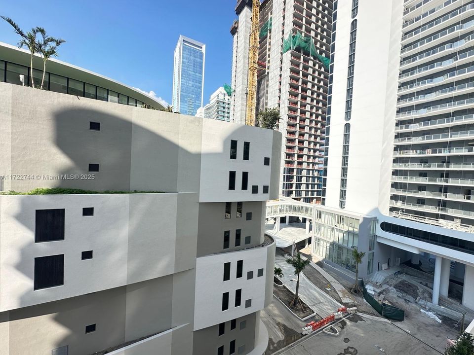 Your ocean view may be blocked by Aria Reserve Towers, but fear not—soon you’ll enjoy front-row seats to the exclusive valet parking action once it opens!