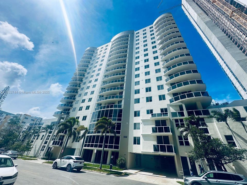 Vendido Recientemente: $325,000 (1 camas, 1 baños, 663 Pies cuadrados)