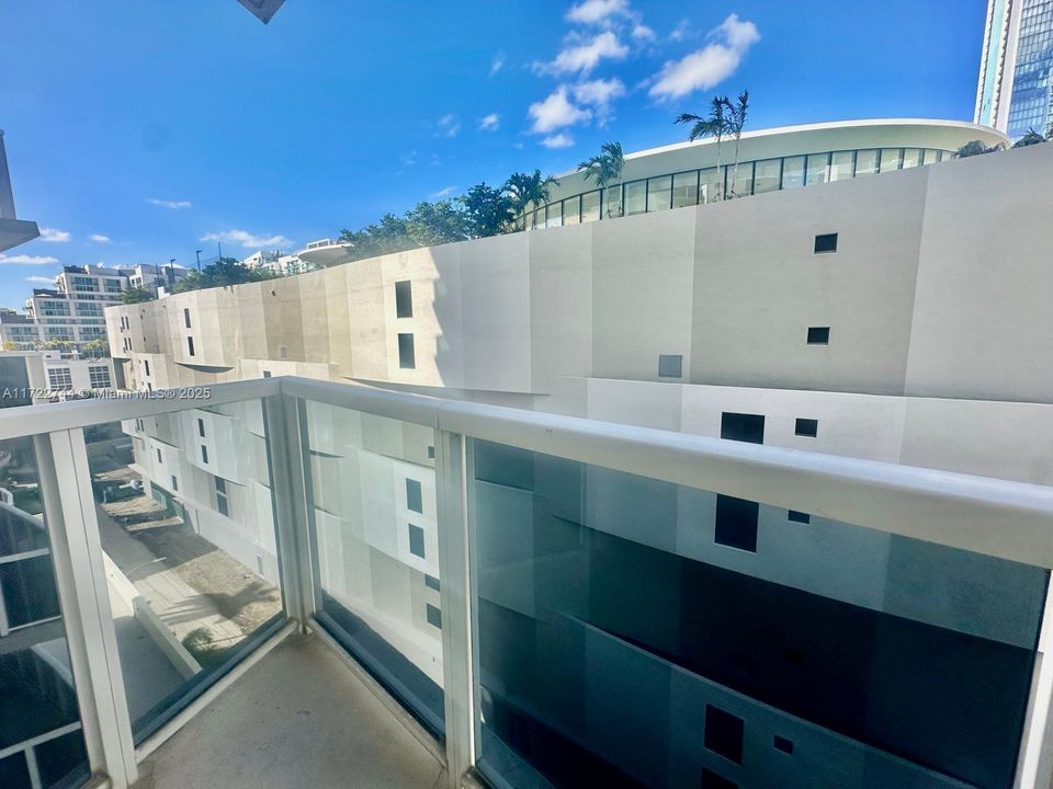 Vendido Recientemente: $325,000 (1 camas, 1 baños, 663 Pies cuadrados)