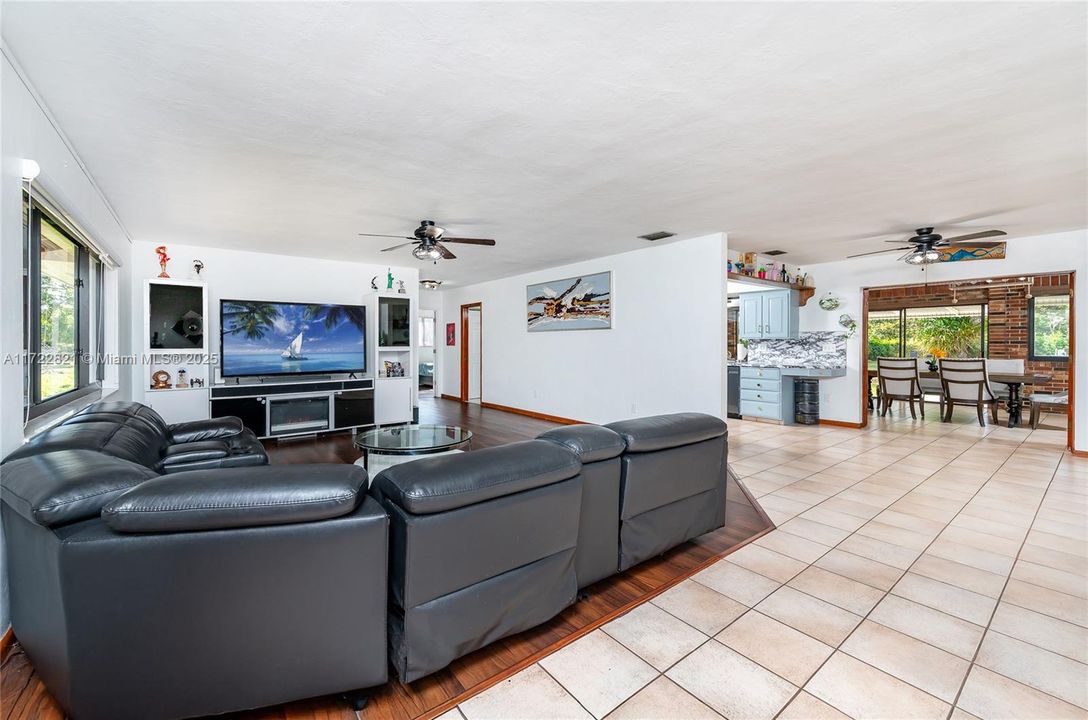 Recently Sold: $980,000 (3 beds, 2 baths, 2270 Square Feet)