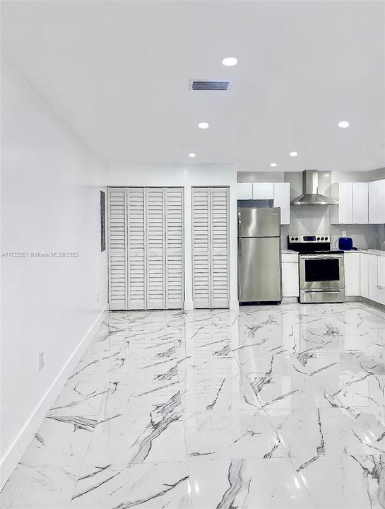 Recently Sold: $980,000 (3 beds, 2 baths, 2270 Square Feet)