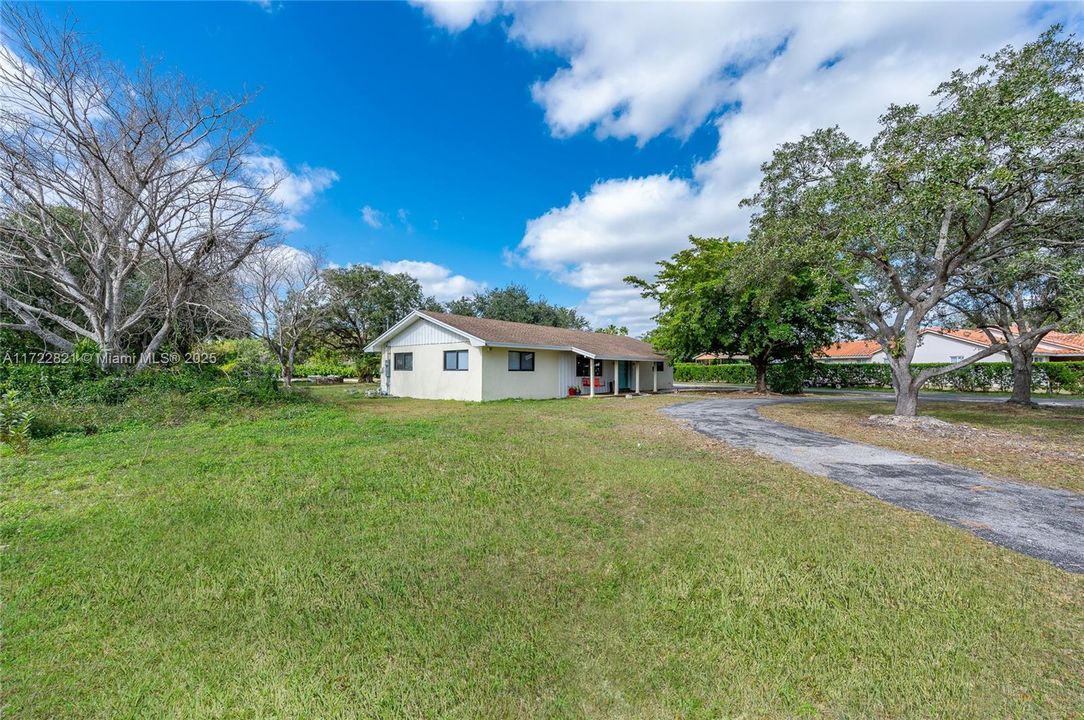 Recently Sold: $980,000 (3 beds, 2 baths, 2270 Square Feet)