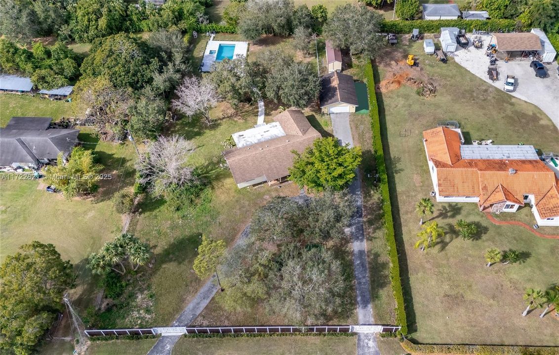 Recently Sold: $980,000 (3 beds, 2 baths, 2270 Square Feet)