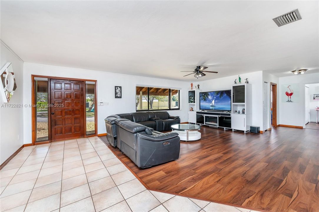 Recently Sold: $980,000 (3 beds, 2 baths, 2270 Square Feet)