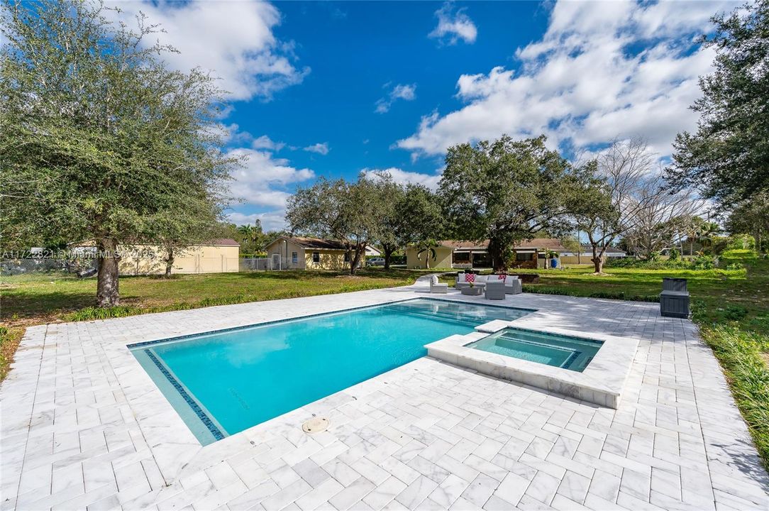 Recently Sold: $980,000 (3 beds, 2 baths, 2270 Square Feet)