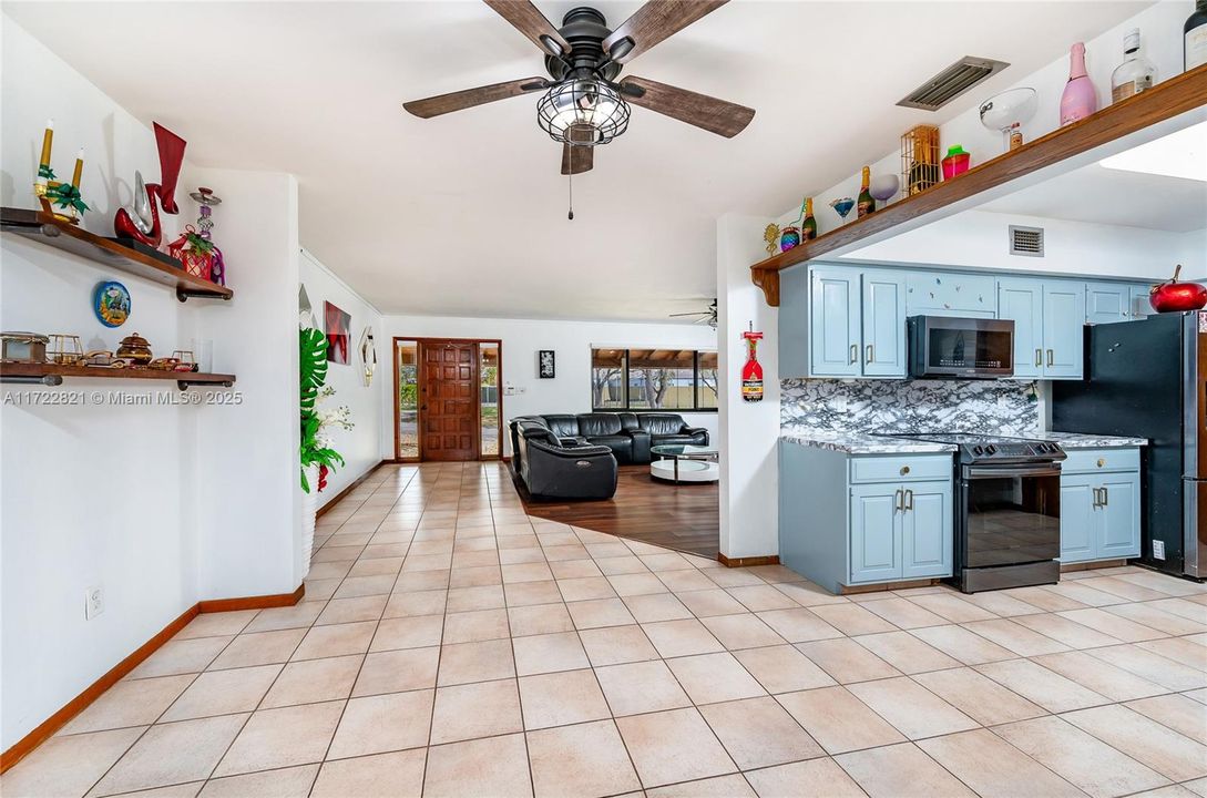 Recently Sold: $980,000 (3 beds, 2 baths, 2270 Square Feet)