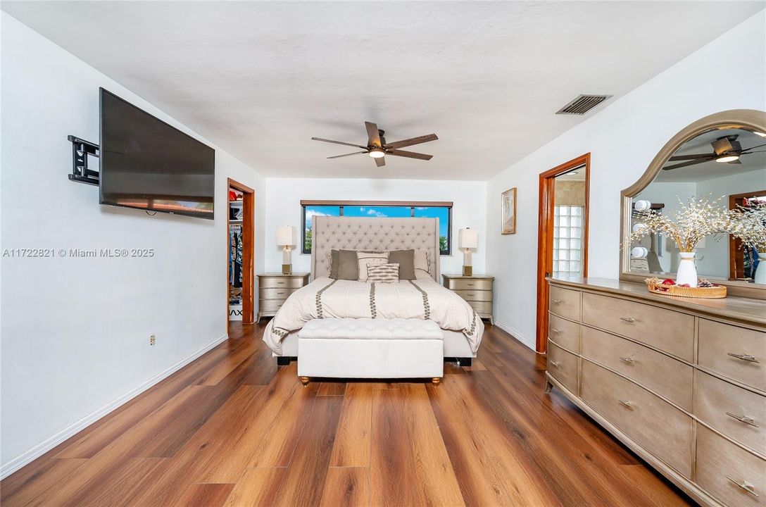 Recently Sold: $980,000 (3 beds, 2 baths, 2270 Square Feet)