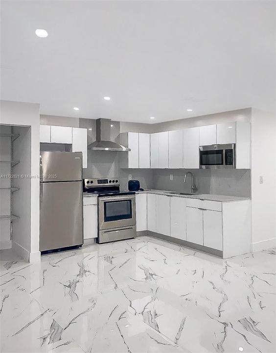 Recently Sold: $980,000 (3 beds, 2 baths, 2270 Square Feet)