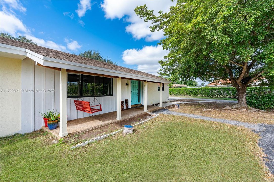 Recently Sold: $980,000 (3 beds, 2 baths, 2270 Square Feet)