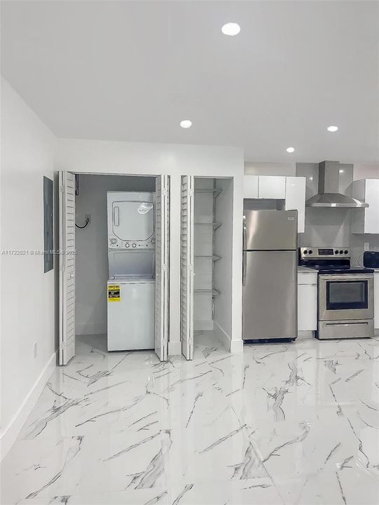 Recently Sold: $980,000 (3 beds, 2 baths, 2270 Square Feet)