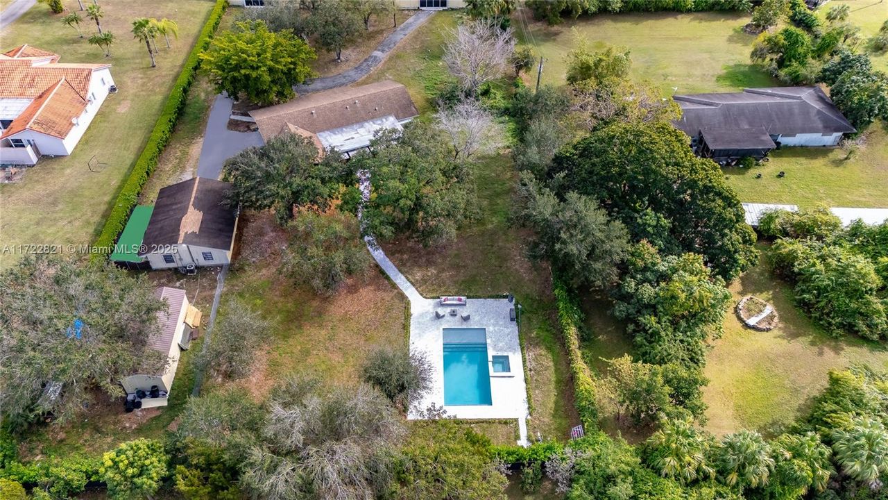 Recently Sold: $980,000 (3 beds, 2 baths, 2270 Square Feet)