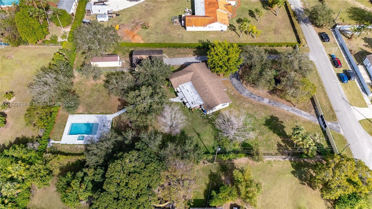 Recently Sold: $980,000 (3 beds, 2 baths, 2270 Square Feet)