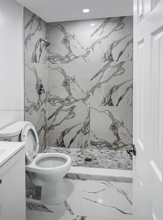 Recently Sold: $980,000 (3 beds, 2 baths, 2270 Square Feet)