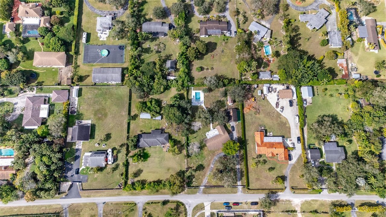 Recently Sold: $980,000 (3 beds, 2 baths, 2270 Square Feet)