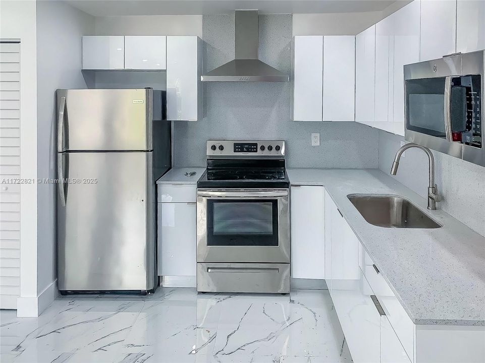 Recently Sold: $980,000 (3 beds, 2 baths, 2270 Square Feet)