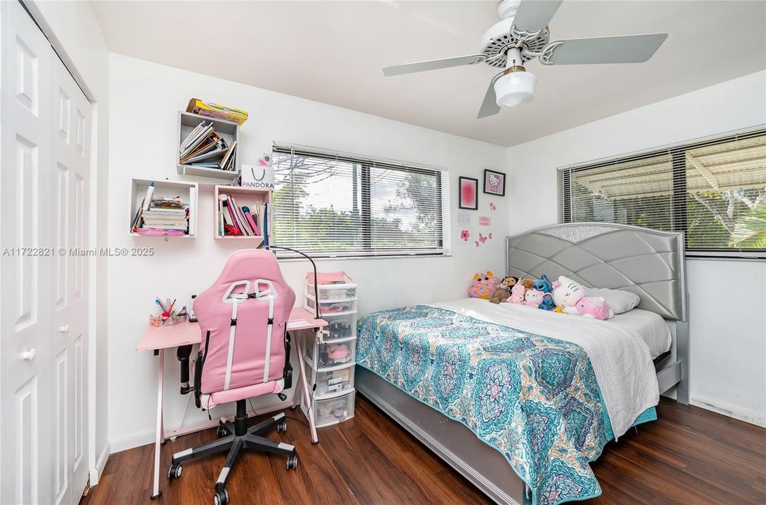 Recently Sold: $980,000 (3 beds, 2 baths, 2270 Square Feet)