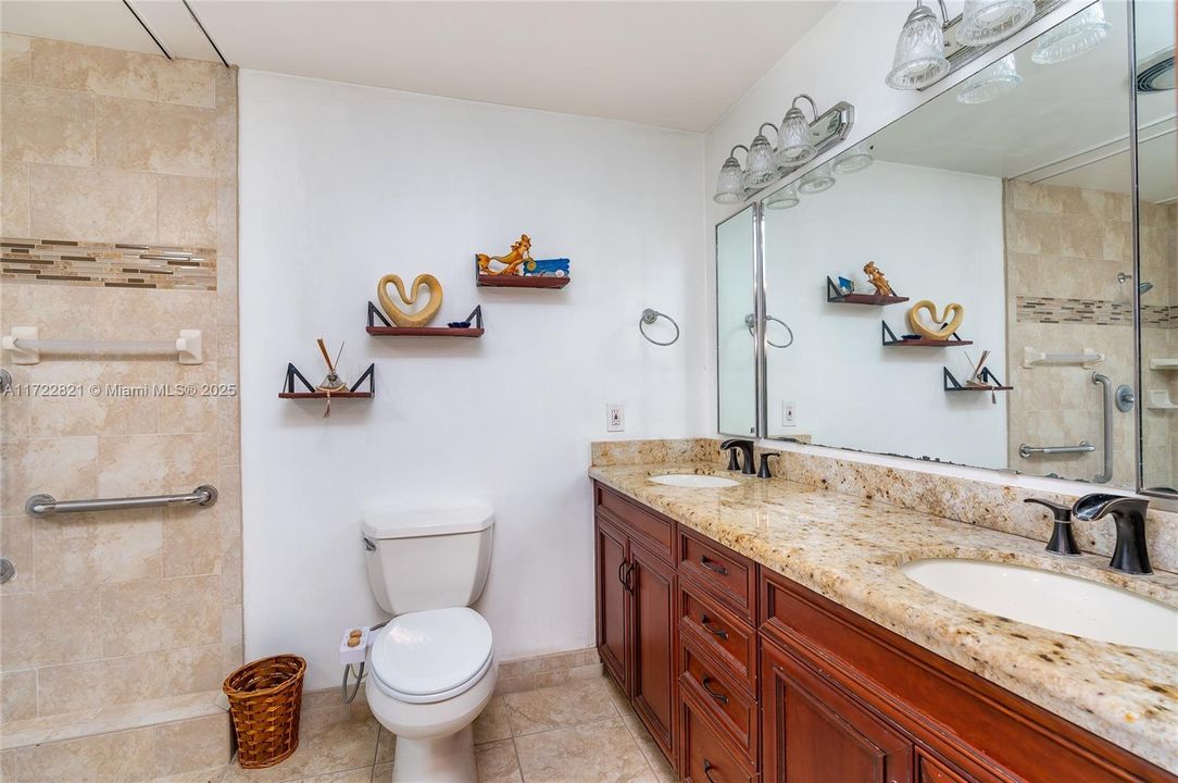 Recently Sold: $980,000 (3 beds, 2 baths, 2270 Square Feet)