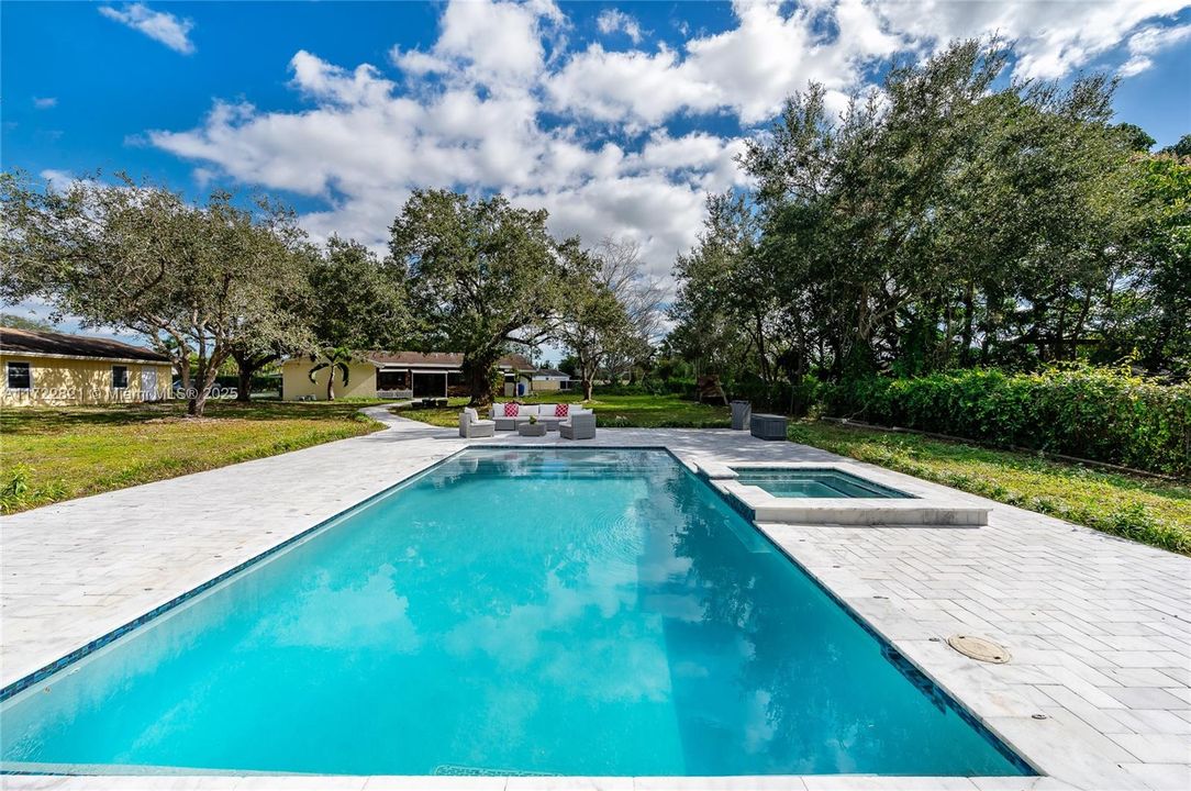 Recently Sold: $980,000 (3 beds, 2 baths, 2270 Square Feet)