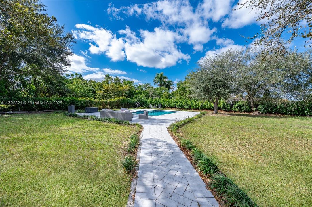 Recently Sold: $980,000 (3 beds, 2 baths, 2270 Square Feet)