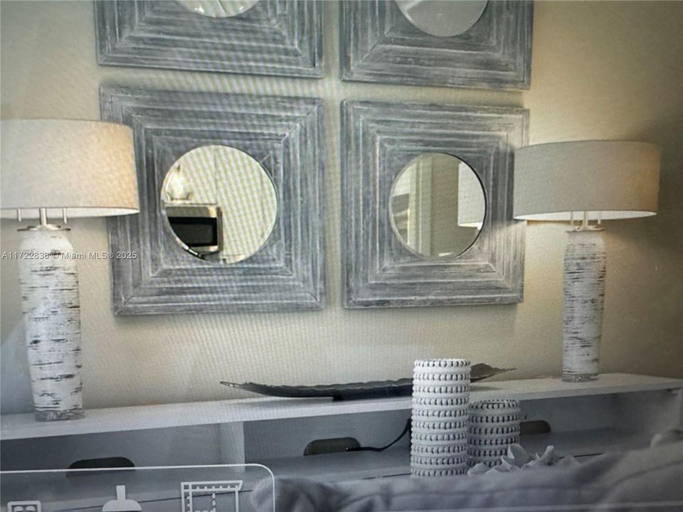 最近售出: $267,990 (2 贝兹, 2 浴室, 0 平方英尺)