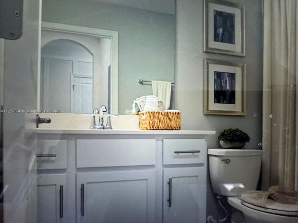 最近售出: $267,990 (2 贝兹, 2 浴室, 0 平方英尺)