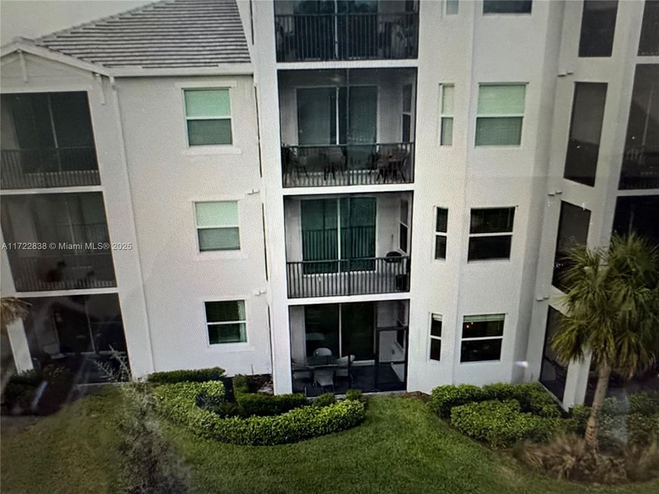 最近售出: $267,990 (2 贝兹, 2 浴室, 0 平方英尺)