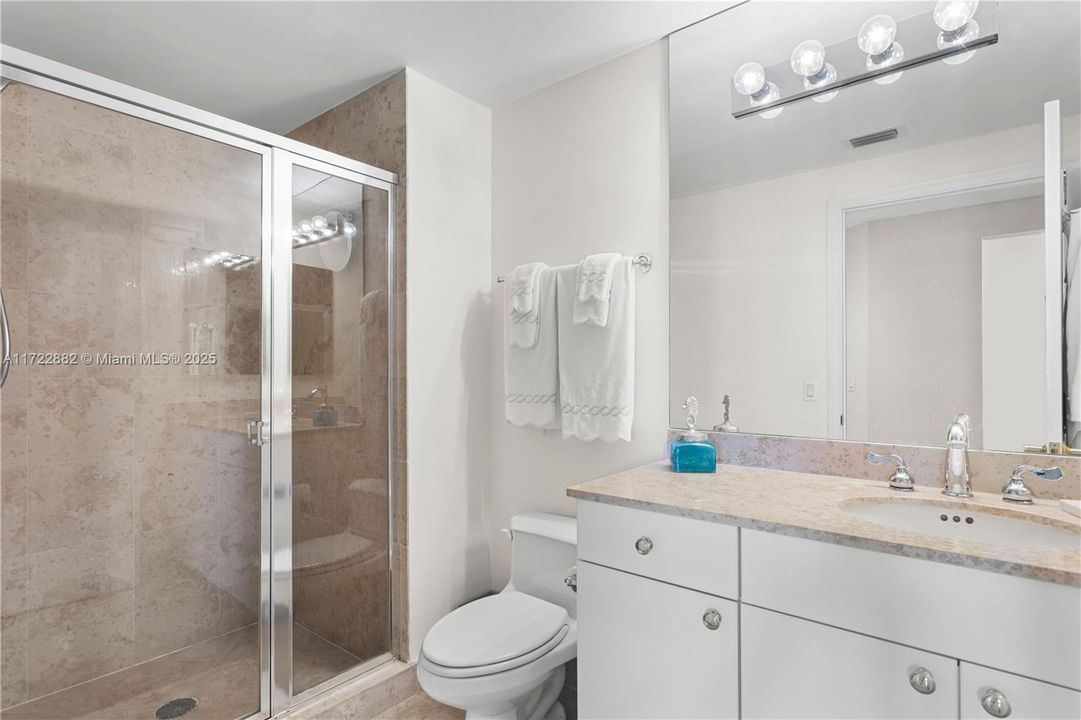 待售: $1,890,000 (2 贝兹, 2 浴室, 1490 平方英尺)