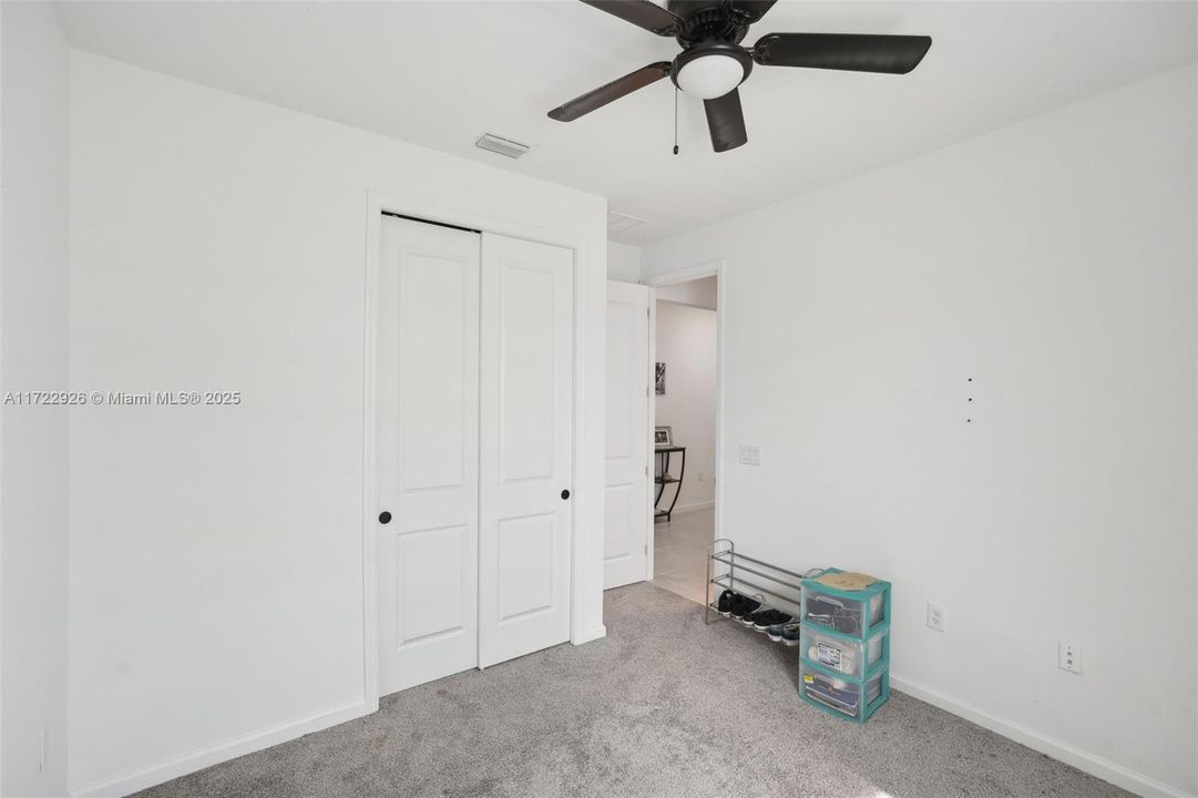 待售: $690,000 (4 贝兹, 2 浴室, 1850 平方英尺)