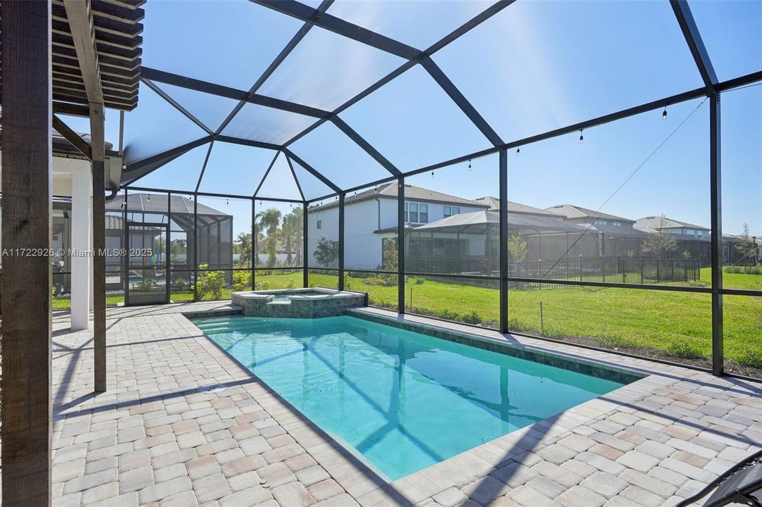 待售: $690,000 (4 贝兹, 2 浴室, 1850 平方英尺)